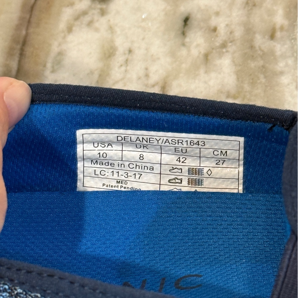Women's VIONIC Delaney navy blue slip on orthotic sneakers- Size 10 - Picture 6 of 8